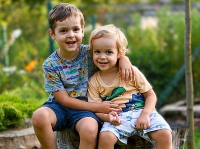 Dominik i Antony Marshall - main photo