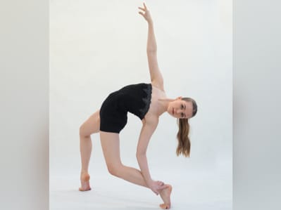 Tosia Szeller - main photo