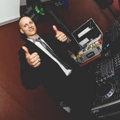 DJ Maniek