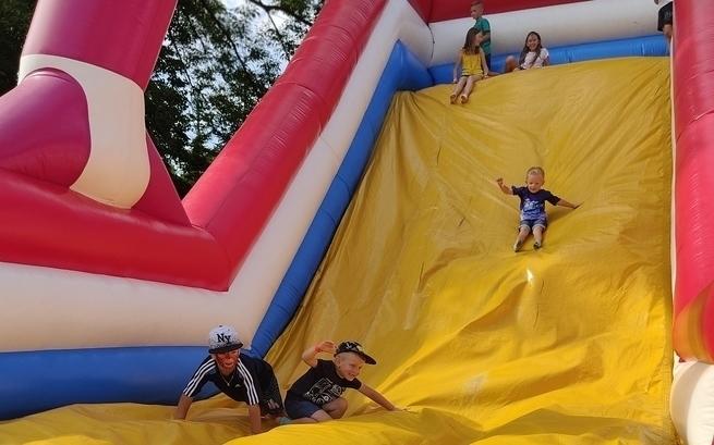 Podaruj dzieciom radość - dmuchaniec dla Happy Busa