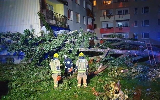 Wypadek STRAŻAKÓW! Szkolili się by ratować innych, teraz sami potrzebują pomocy!