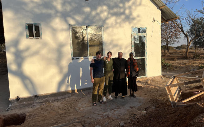 Świąteczna zbiórka na lekarzy dla dzieci w wiosce masajskiej Oltotoi Africa Help