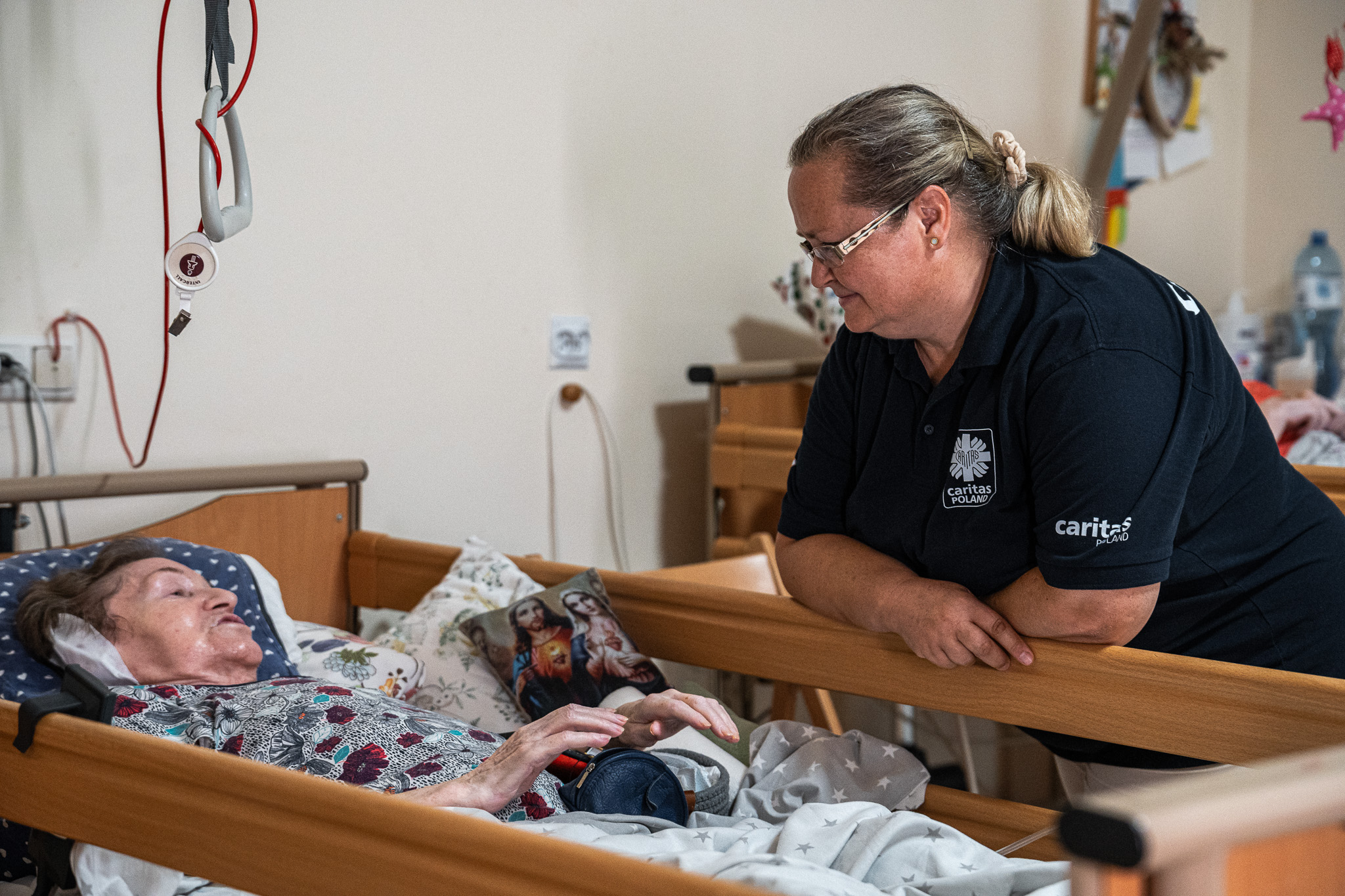 Siępomaga razem z Caritas! Żeby święta były zwyczajne. Caritas Polska