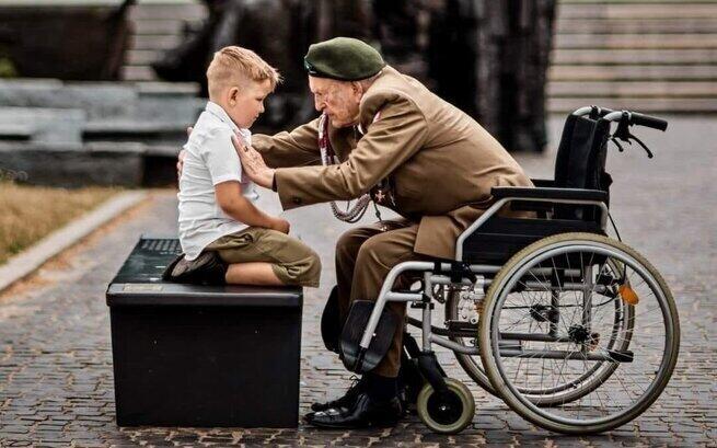 Świąteczna paczka dla Powstańców Warszawskich