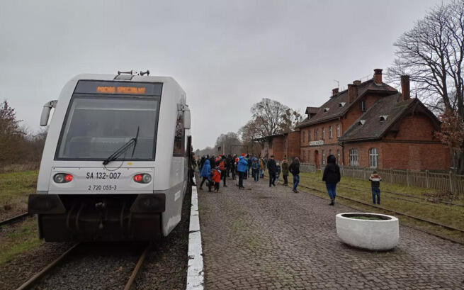 Prace torowe na linii kolejowej