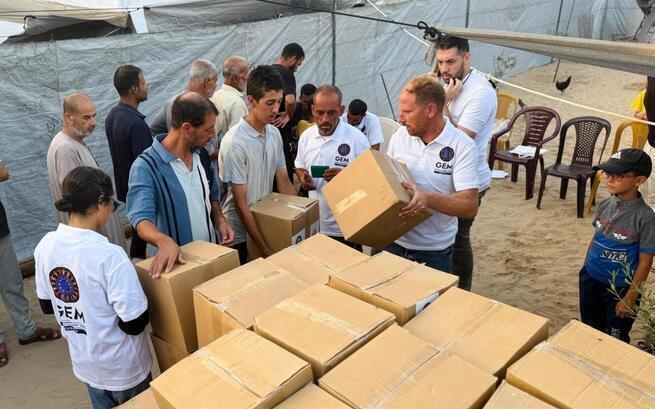 Paczki humanitarne dla rodzin w Gazie