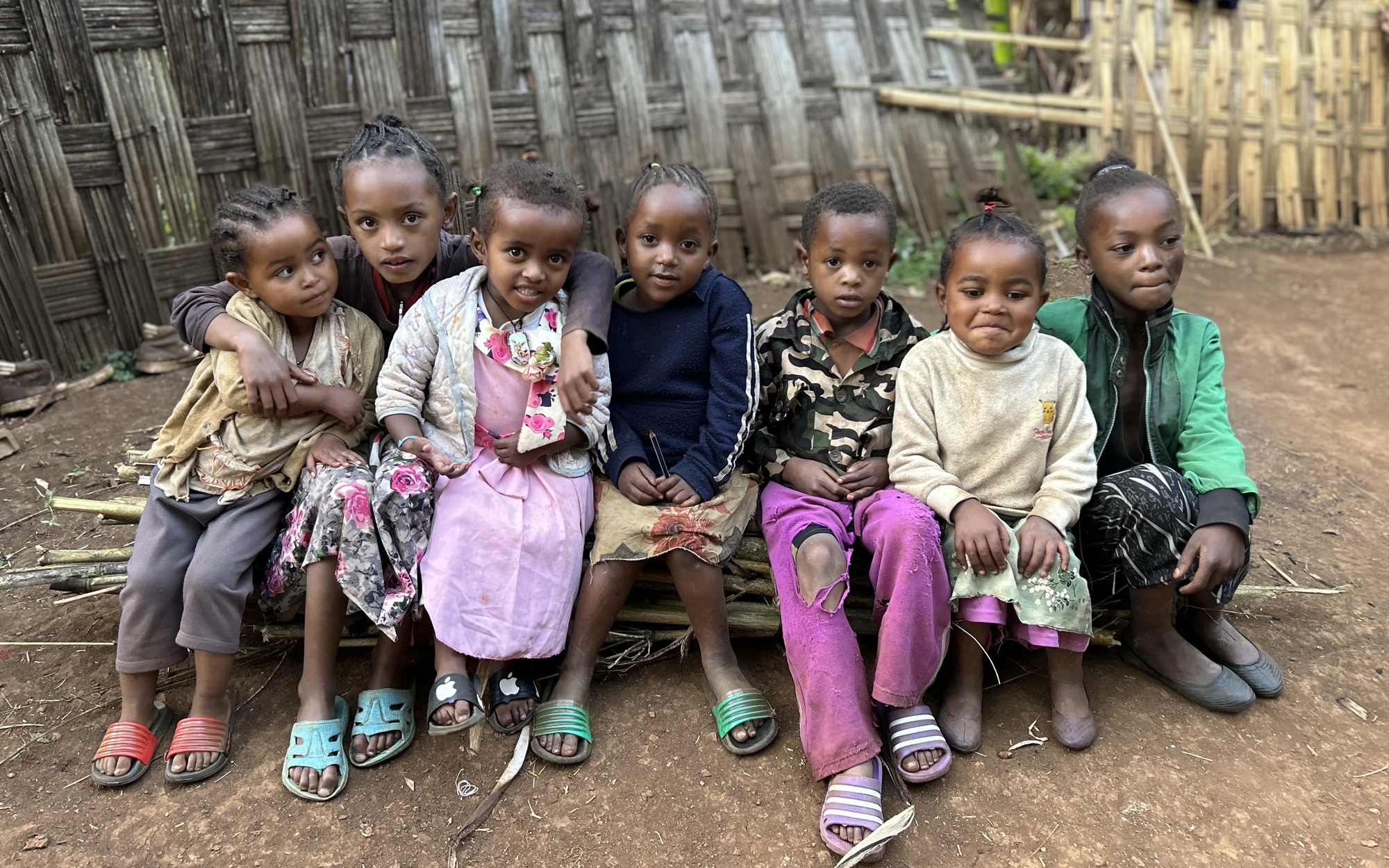 Dzieci mieszkające w górach też zasługują na edukację – wesprzyjmy uczniów i szkołę