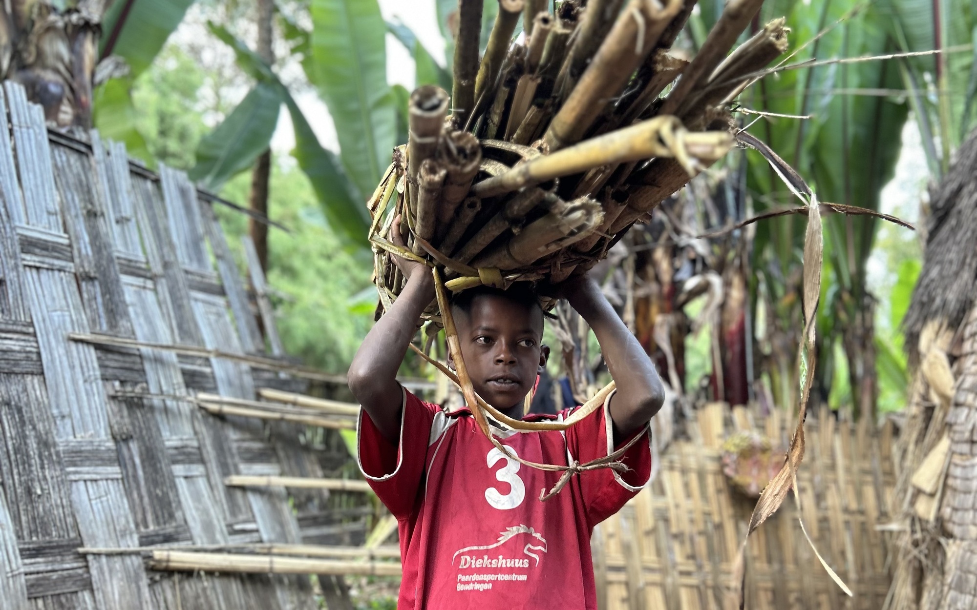 Dzieci mieszkające w górach też zasługują na edukację – wesprzyjmy uczniów i szkołę